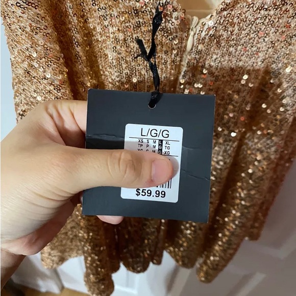 Gold dress - Picture 4 of 4